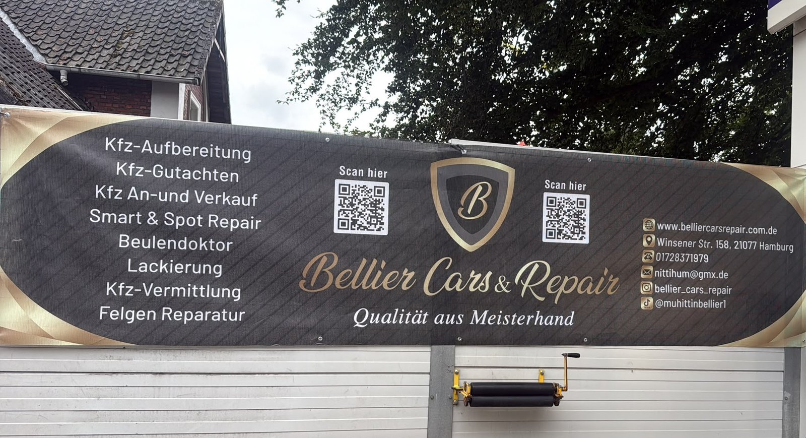 Banner von Bellier Cars & Repair mit Leistungen und Kontaktdaten an der Werkstatt